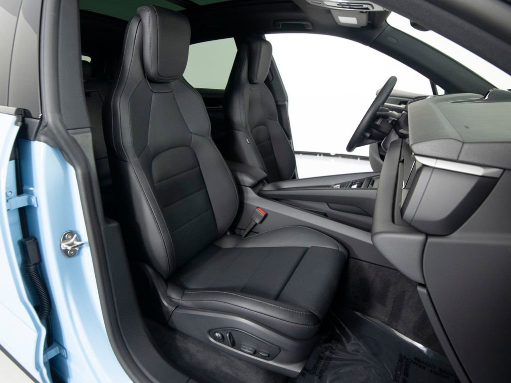 New 2026 Porsche Macan 4 Electric image 35