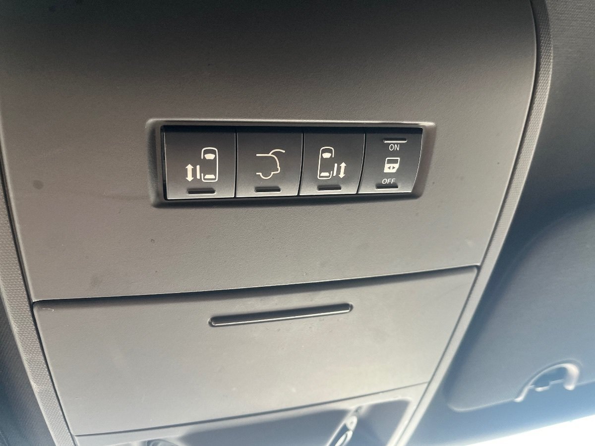 Used 2016 Dodge Grand Caravan R/T w/ Driver Convenience Group FWD image 22