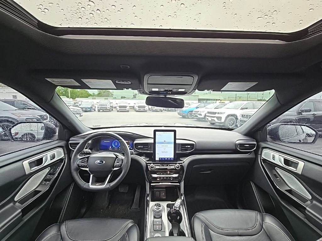 Used 2023 Ford Explorer ST w/ Equipment Group 401A AWD/4WD image 2