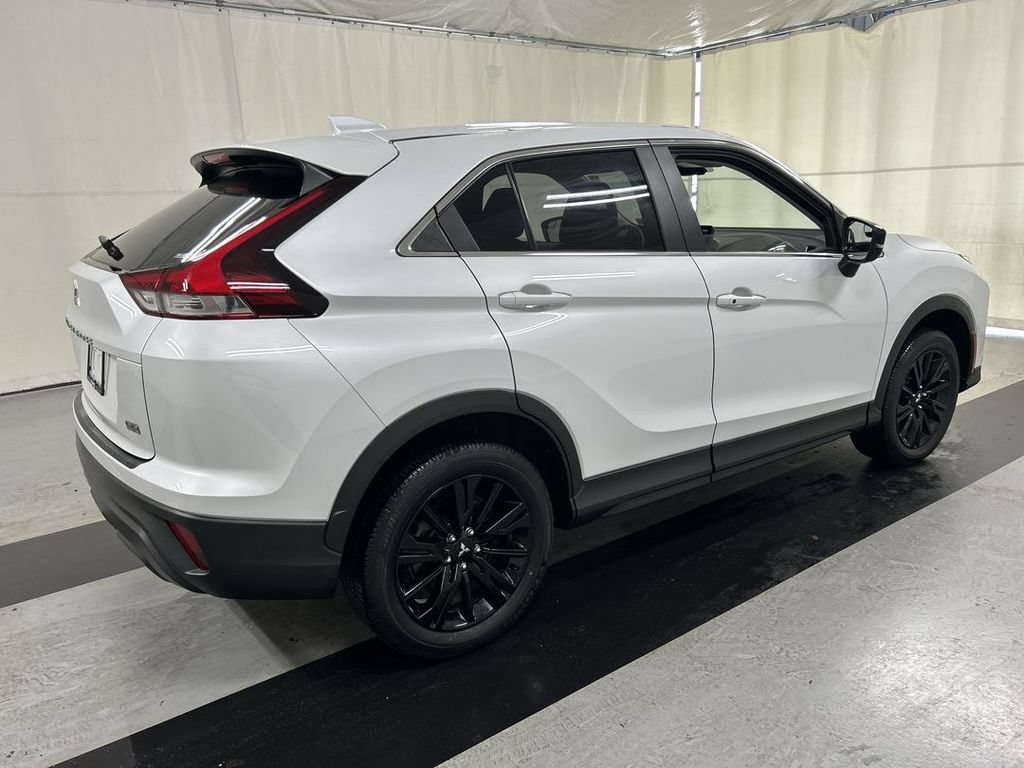 Used 2024 Mitsubishi Eclipse Cross LE AWD/4WD image 2