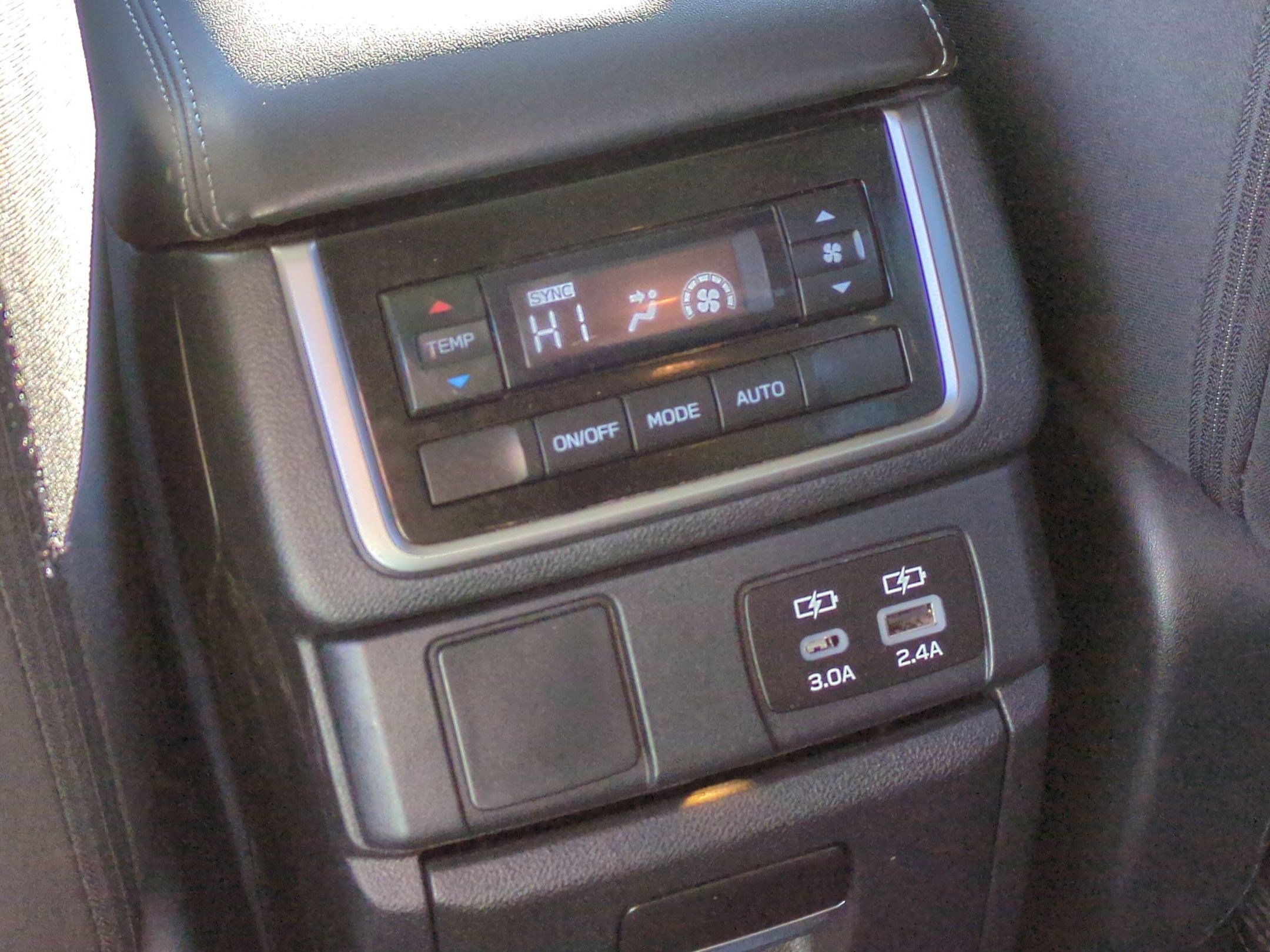 Used 2024 Subaru Ascent Premium w/ Convenience Package image 17