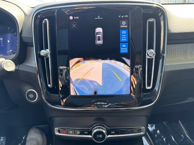 Certified 2025 Volvo XC40 B5 Core AWD/4WD image 26