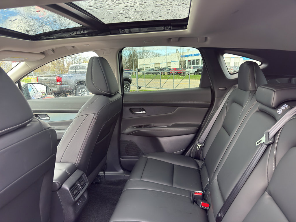 Certified 2025 Nissan Murano SL AWD/4WD image 32