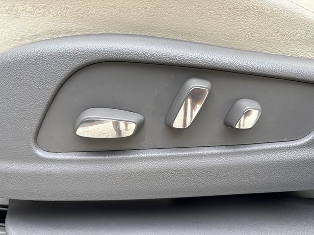 Used 2023 Cadillac XT5 Premium Luxury w/ LPO, Floor Liner Package AWD/4WD image 40