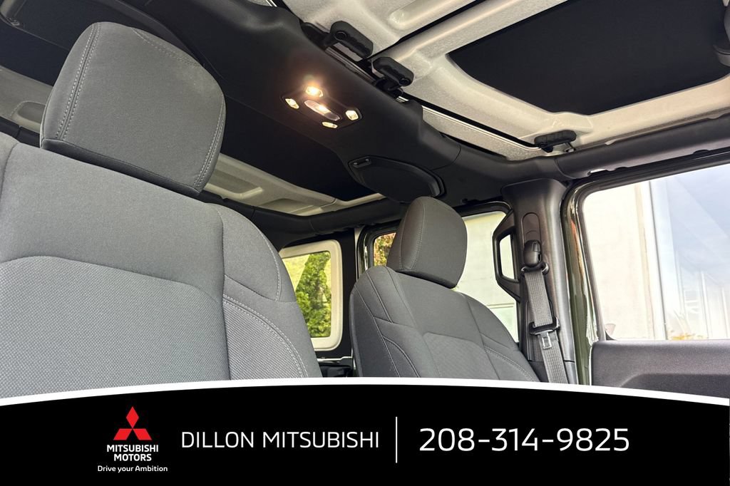 Used 2022 Jeep Wrangler Unlimited Sport AWD/4WD image 17