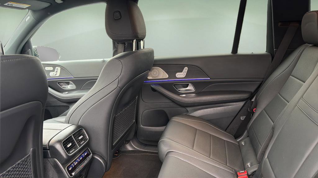 Used 2025 Mercedes-Benz GLS 450 4MATIC image 19