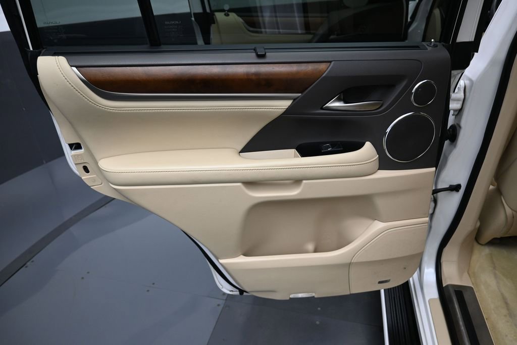 Used 2017 Lexus LX 570 4WD w/ Luxury Package image 38