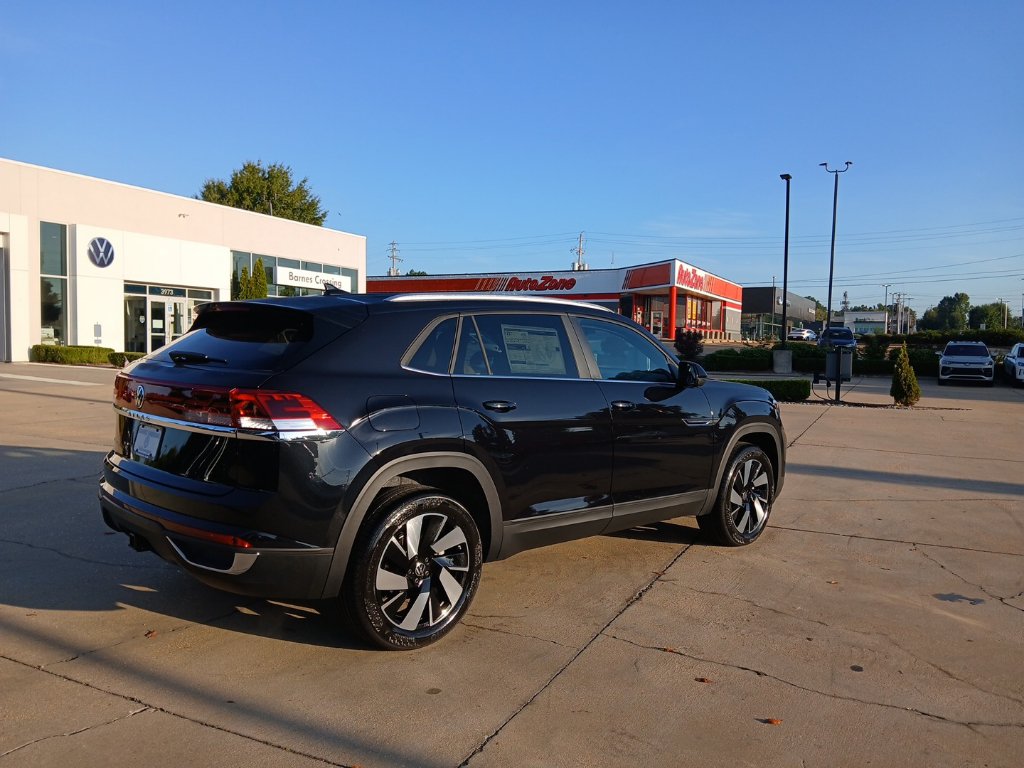 New 2026 Volkswagen Atlas Cross Sport SE FWD image 7