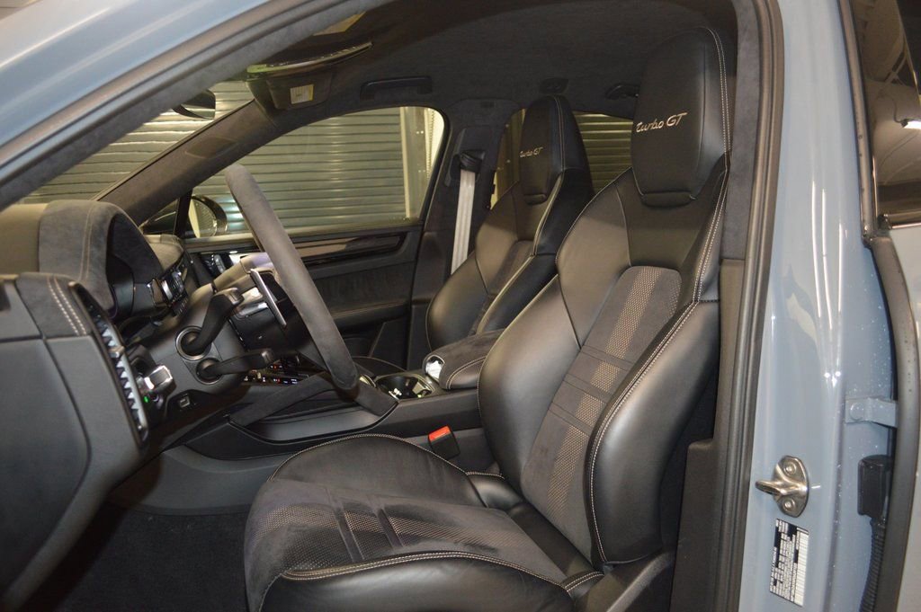 Certified 2023 Porsche Cayenne Turbo GT image 5