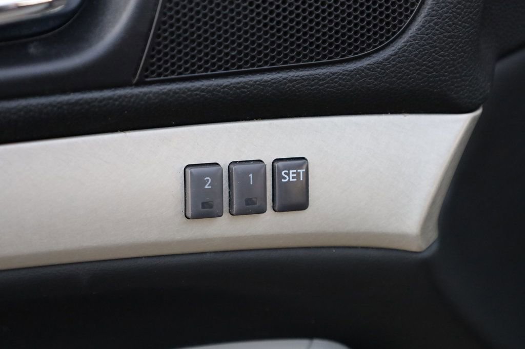 Used 2008 INFINITI G35 x Sedan w/ Premium Pkg image 29