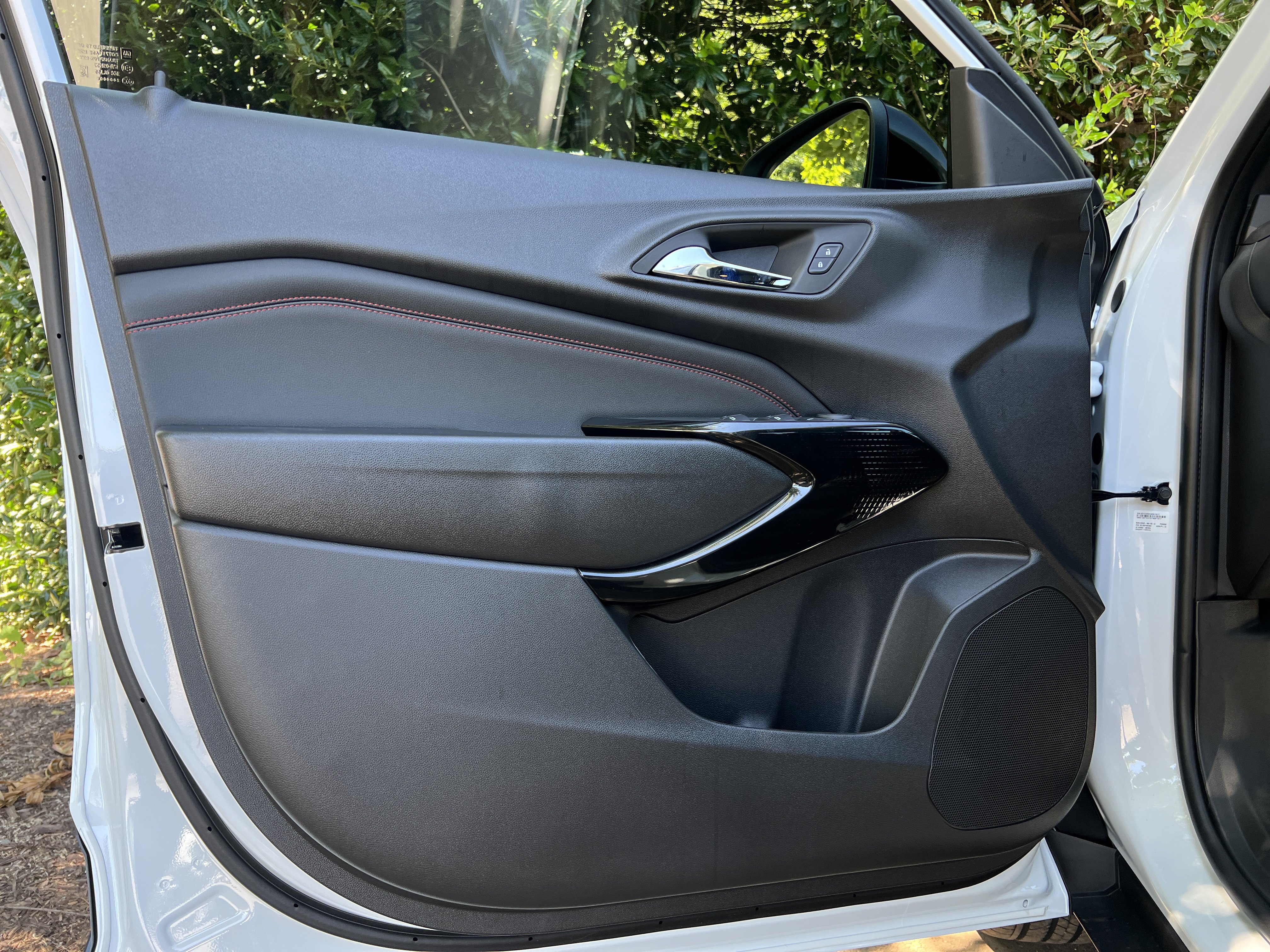New 2026 Chevrolet Trax RS w/ Sunroof Package FWD image 45