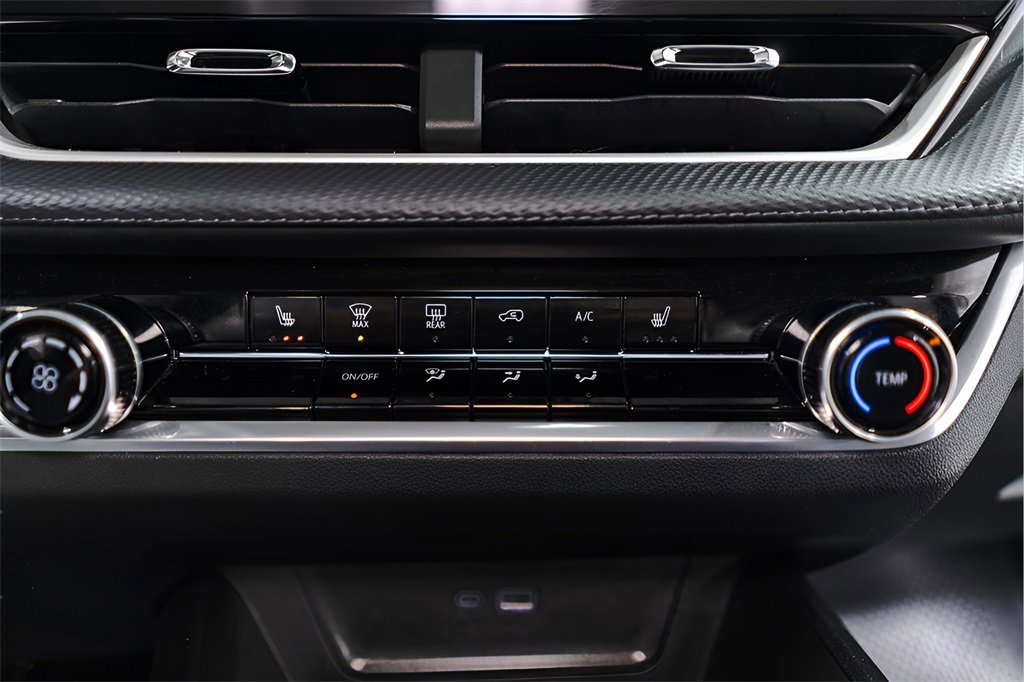 Used 2025 Chevrolet Equinox LT image 15