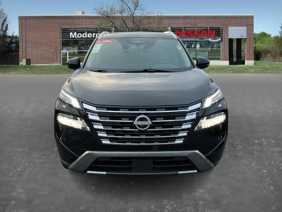 Certified 2025 Nissan Rogue SL w/ Tech Package image 6