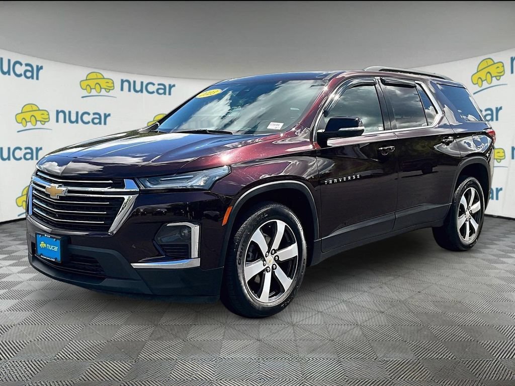 Used 2023 Chevrolet Traverse LT w/ LT Premium Package AWD/4WD image 3