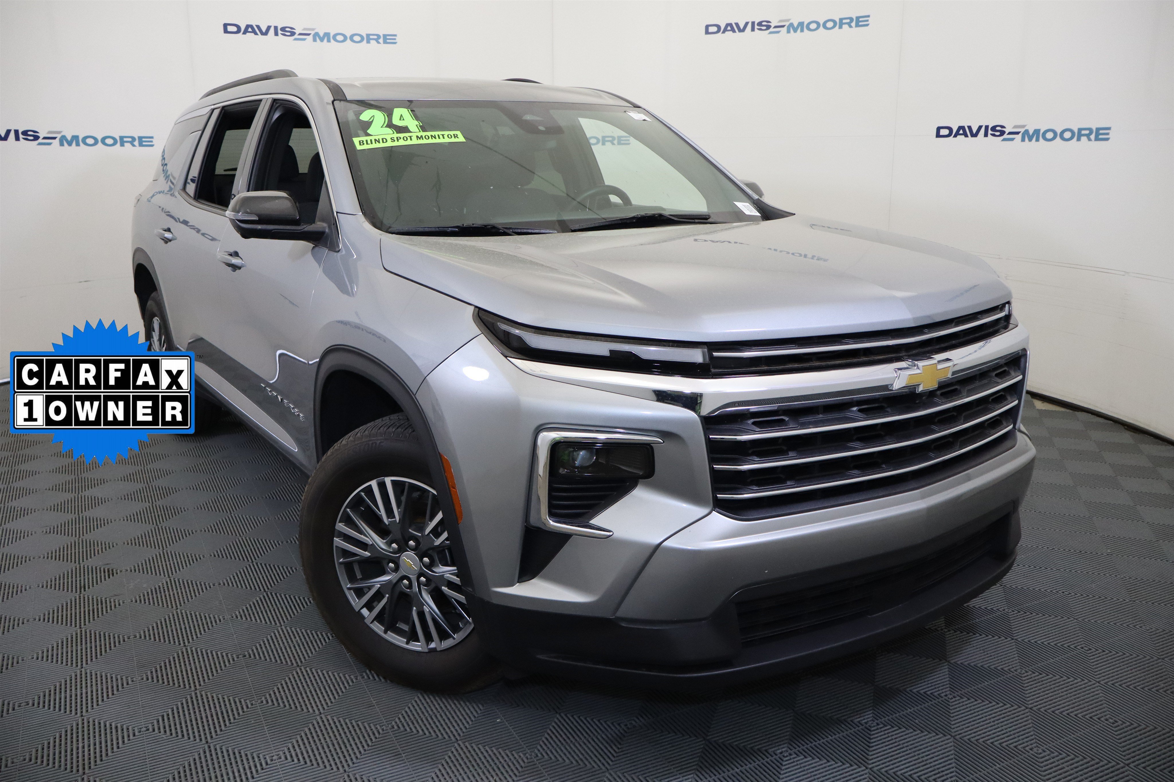 Certified 2024 Chevrolet Traverse LT FWD image 2