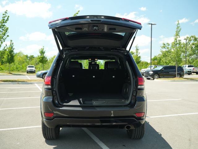 Used 2019 Jeep Grand Cherokee Altitude AWD/4WD image 18