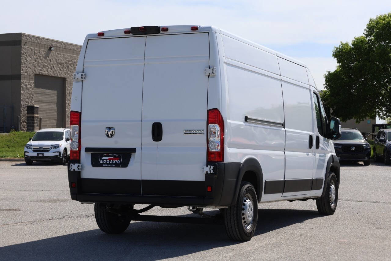 Used 2025 RAM ProMaster 2500 w/ Convenience Group FWD image 9