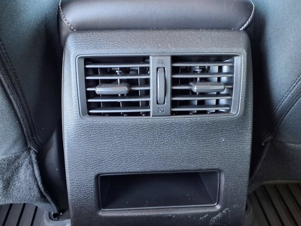 Used 2024 Mitsubishi Outlander ES FWD image 15
