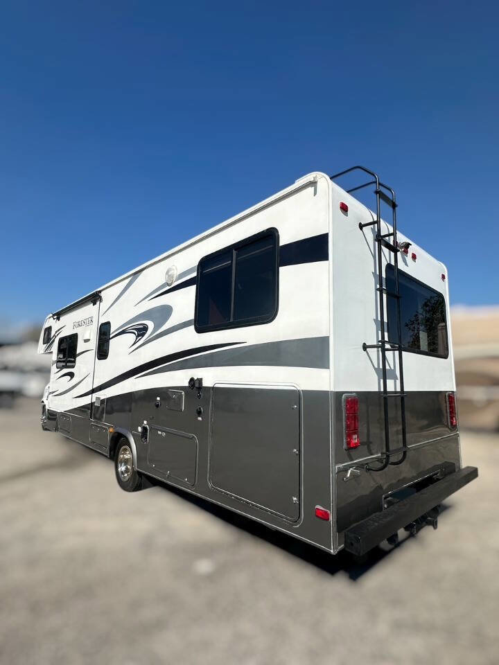 Used 2015 Ford E-450 and Econoline 450 Super Duty w/ Motorhome Prep Package image 4