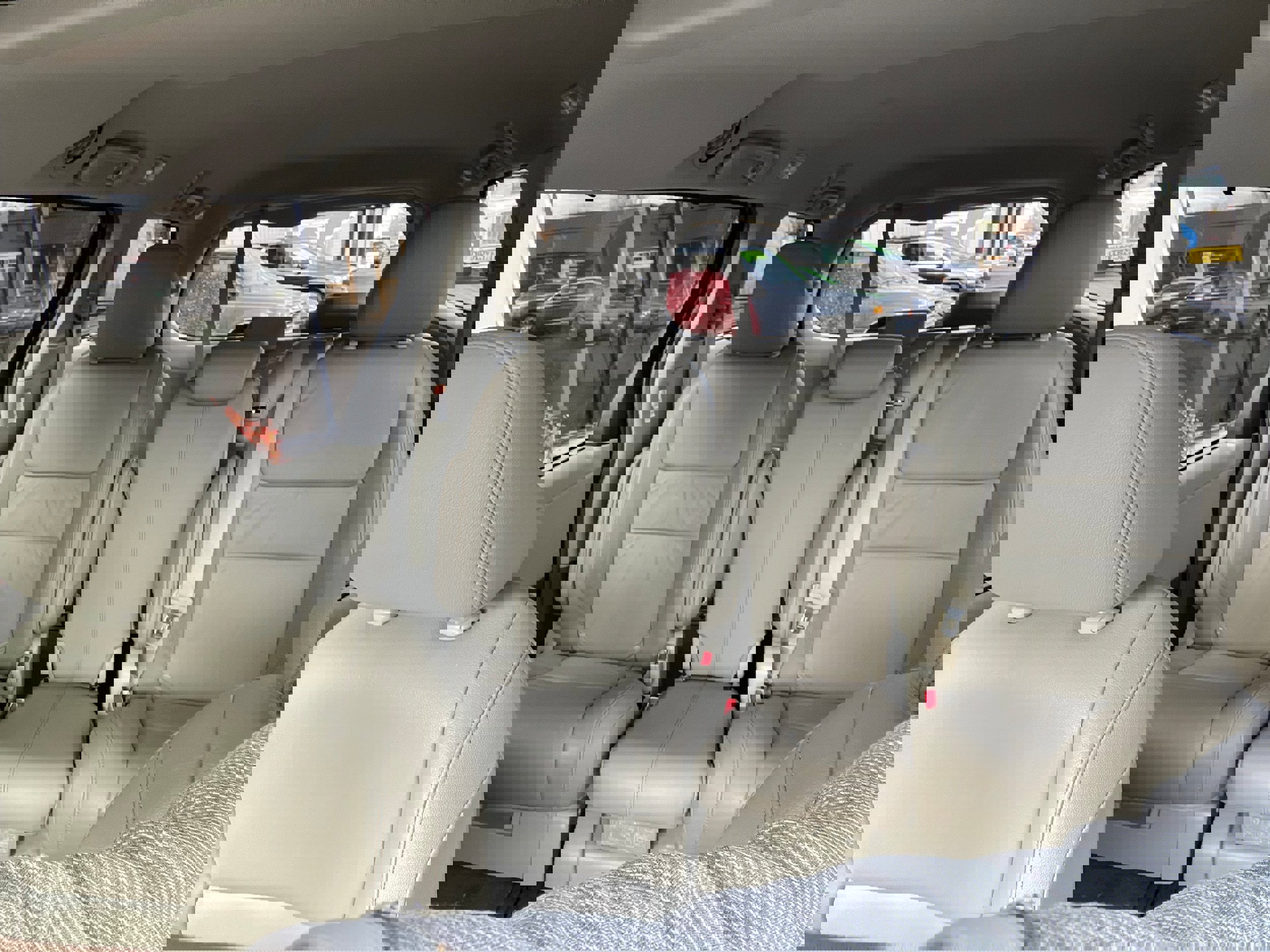 Used 2018 Toyota Sienna XLE image 18