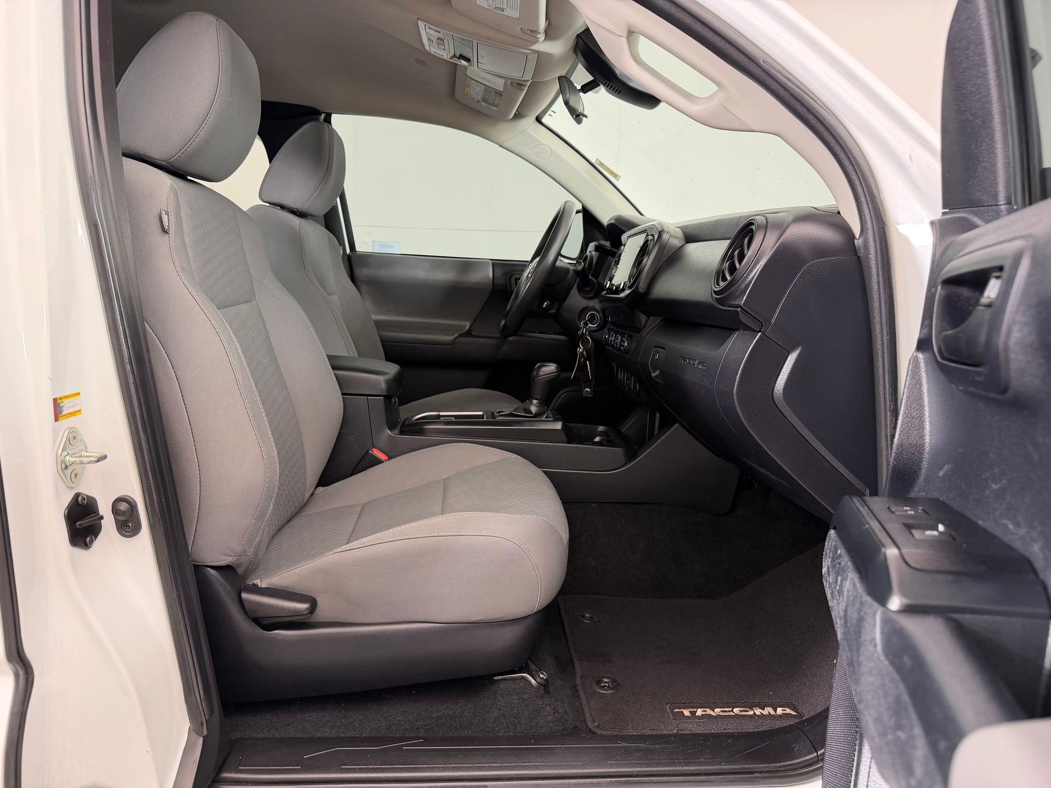 Used 2020 Toyota Tacoma SR AWD/4WD image 24
