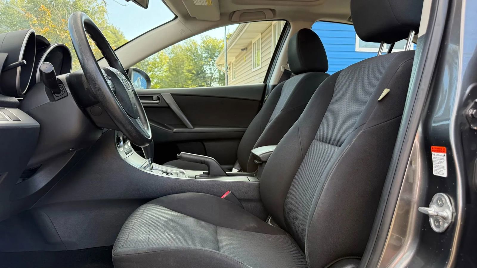 Used 2010 MAZDA MAZDA3 i Touring image 9