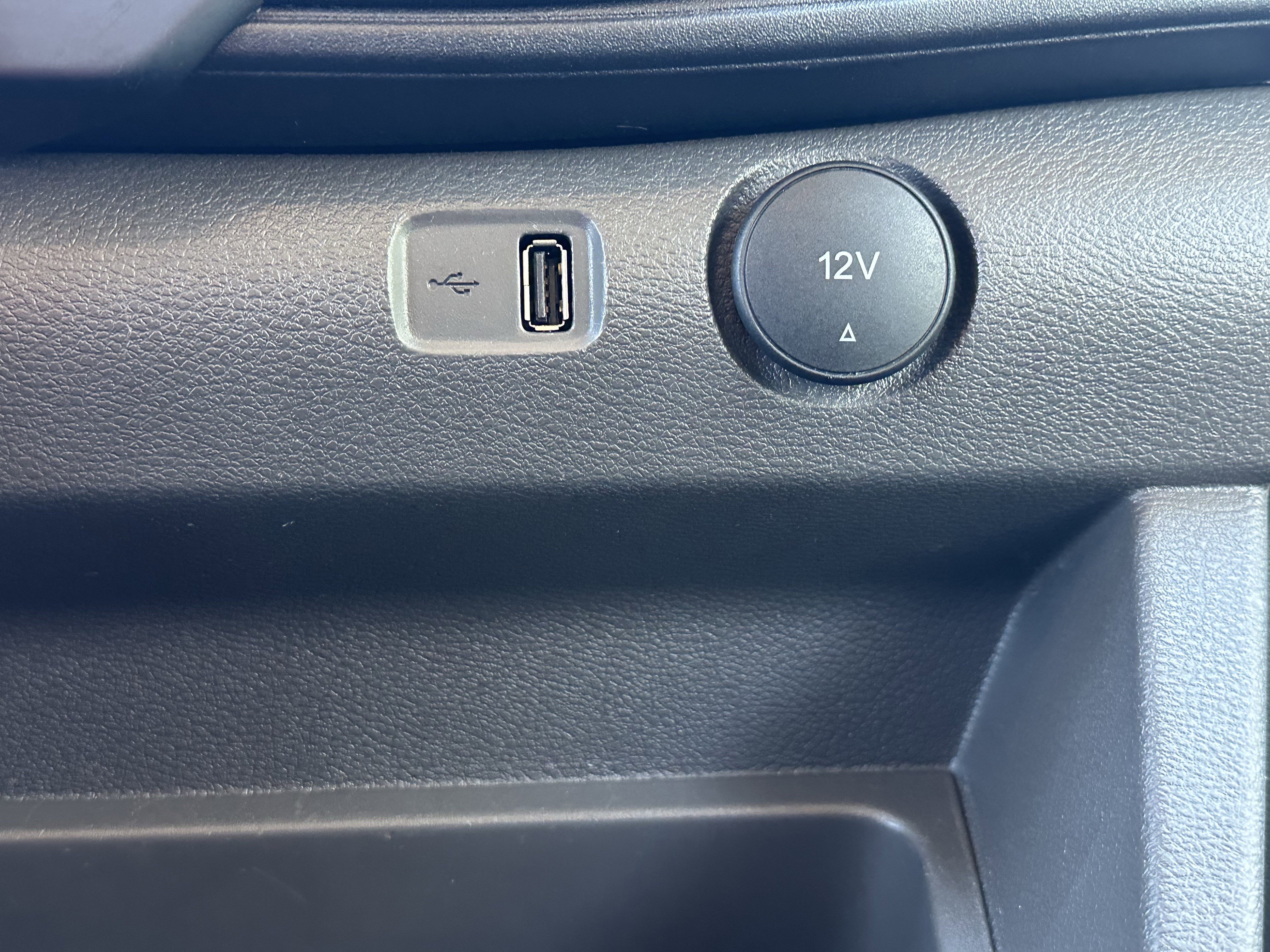 Used 2023 Ford Transit 350 XLT RWD image 31