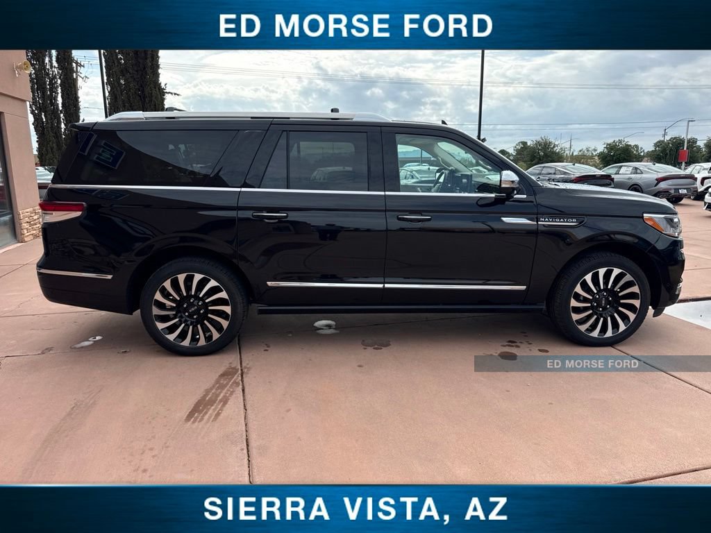 Used 2023 Lincoln Navigator L Black Label AWD/4WD image 8