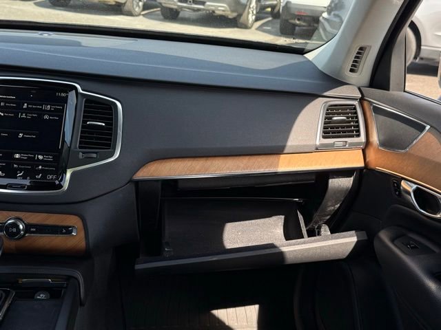 Used 2022 Volvo XC90 T6 Momentum w/ Climate Package image 32