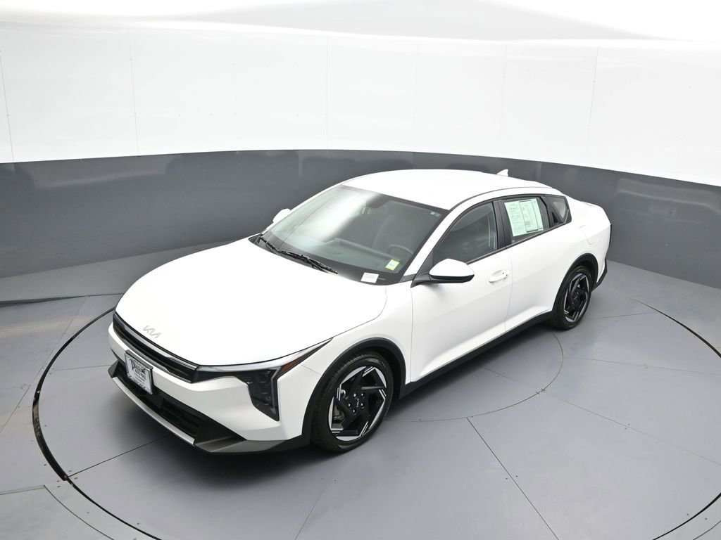 Certified 2025 Kia K4 EX FWD image 33