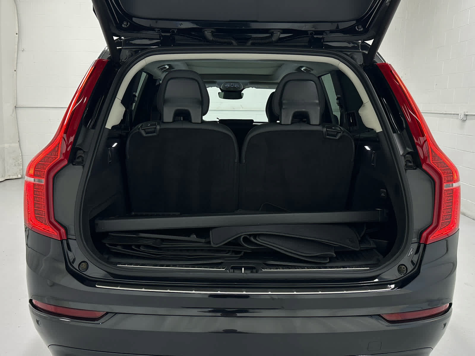 Used 2023 Volvo XC90 B6 Core w/ Protection Package Premier AWD/4WD image 46