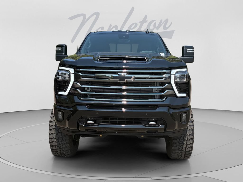 Used 2024 Chevrolet Silverado 3500 High Country w/ High Country Premium Package AWD/4WD image 9