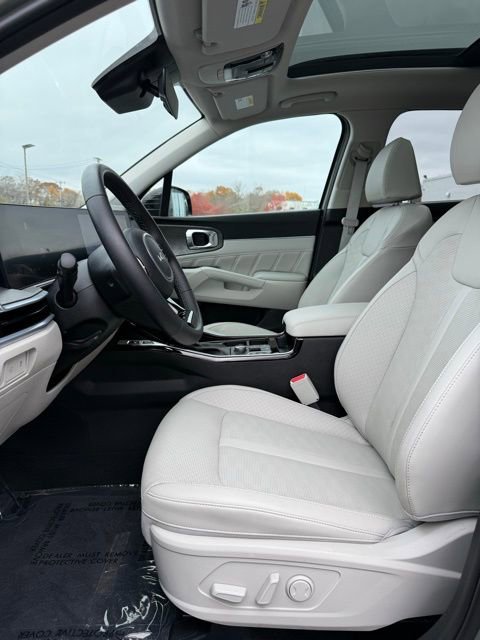 Used 2025 Kia Sorento SX image 14