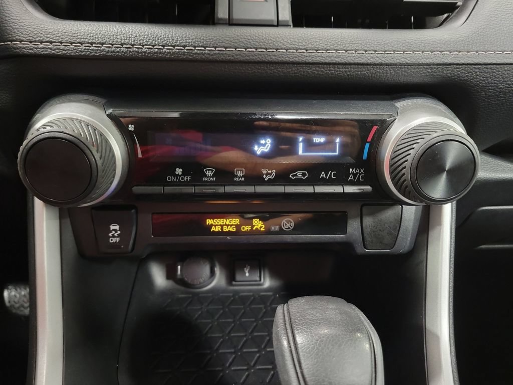 Used 2020 Toyota RAV4 LE w/ All Weather Liner Package FWD image 18