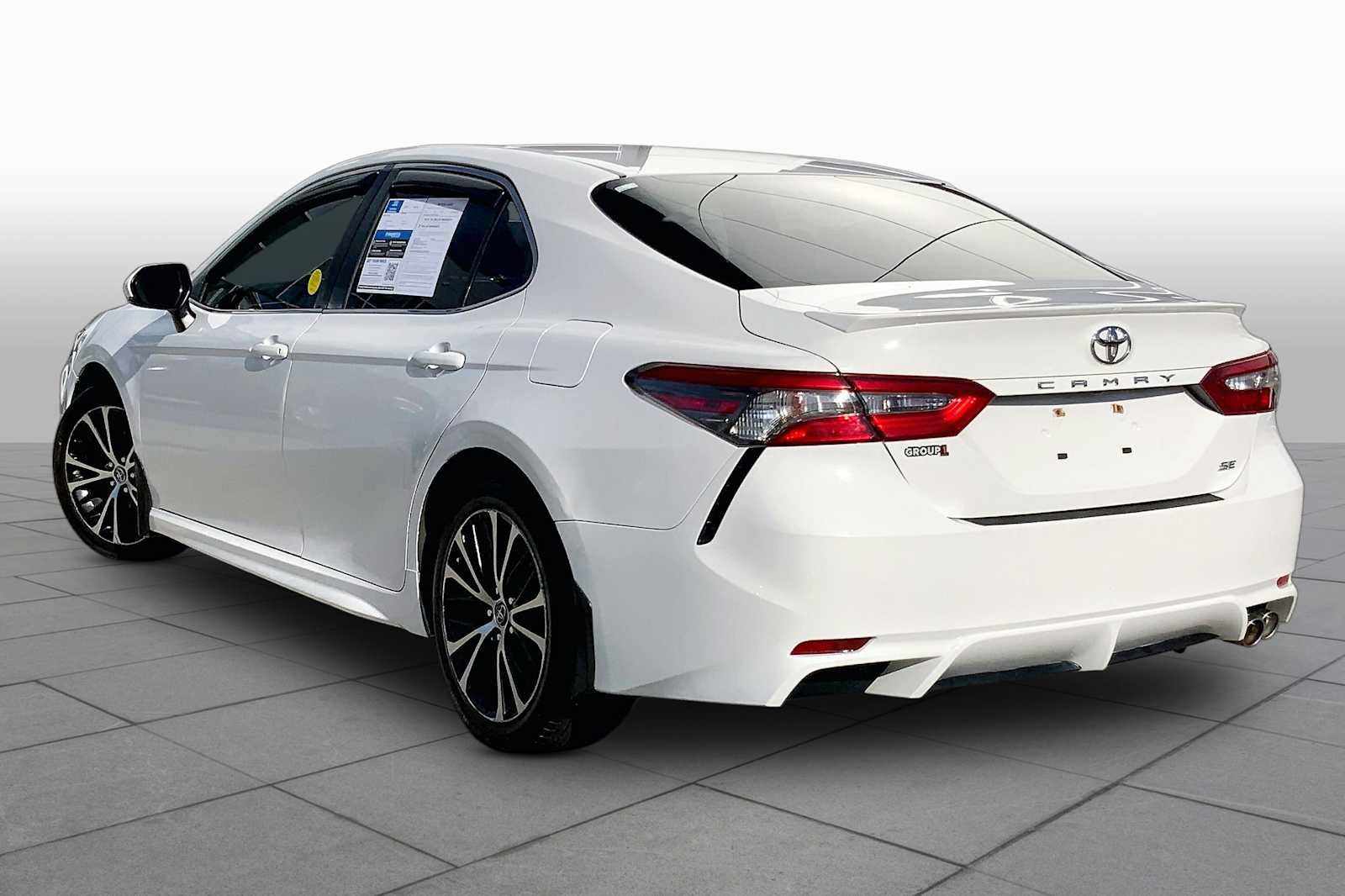 Used 2018 Toyota Camry SE FWD image 10