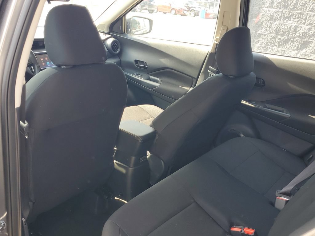 New 2025 Nissan Kicks Play S FWD image 9