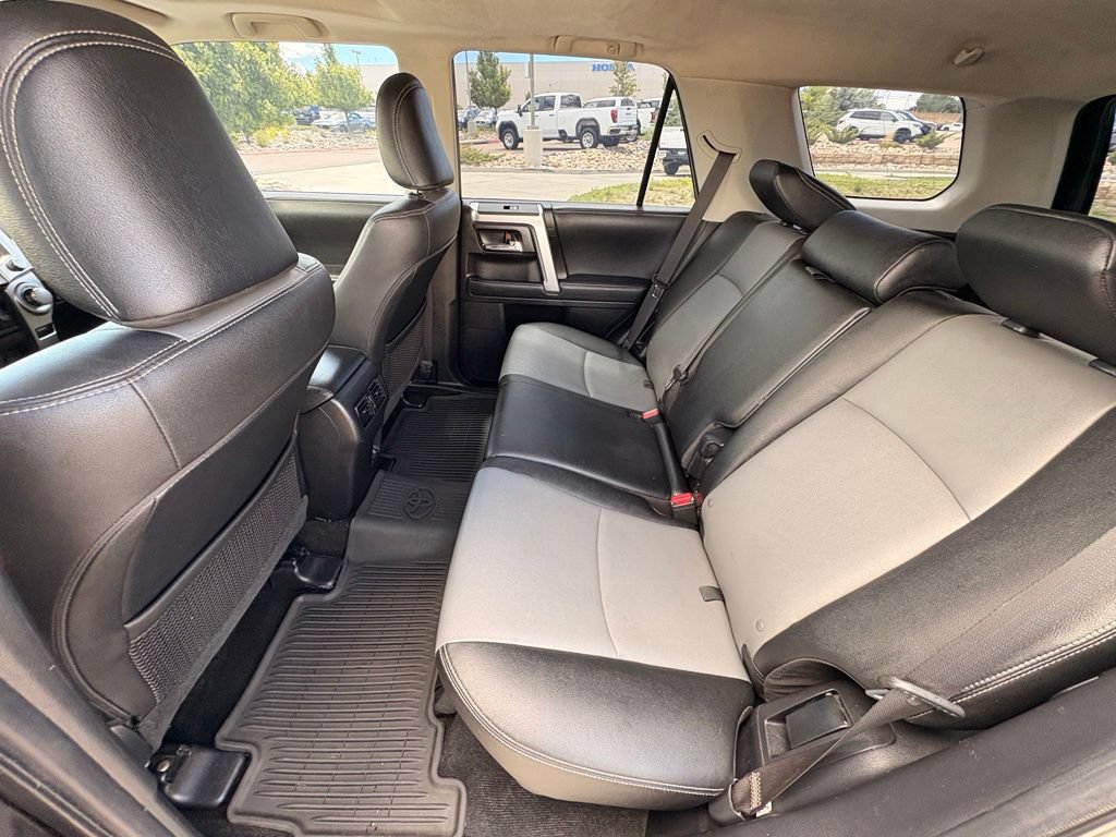 Used 2020 Toyota 4Runner SR5 Premium w/ Moonroof Package AWD/4WD image 31