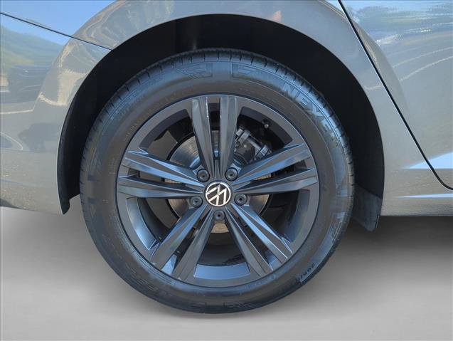 Certified 2024 Volkswagen Jetta SE w/ Panoramic Sunroof Package FWD image 7