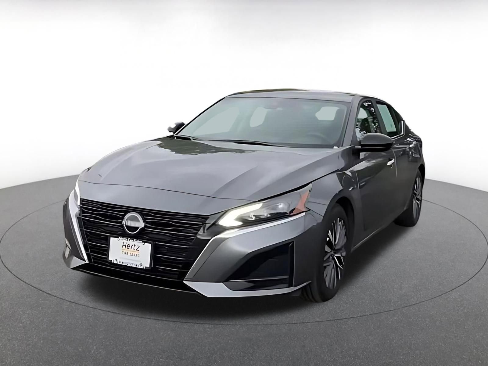 Used 2025 Nissan Altima 2.5 SV FWD image 7