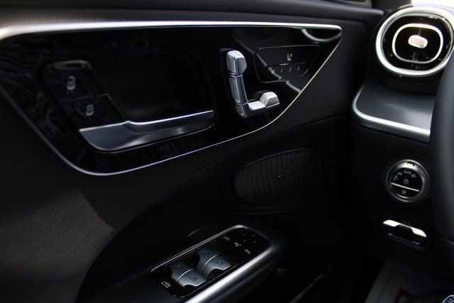 New 2025 Mercedes-Benz C 300 4MATIC Sedan image 23