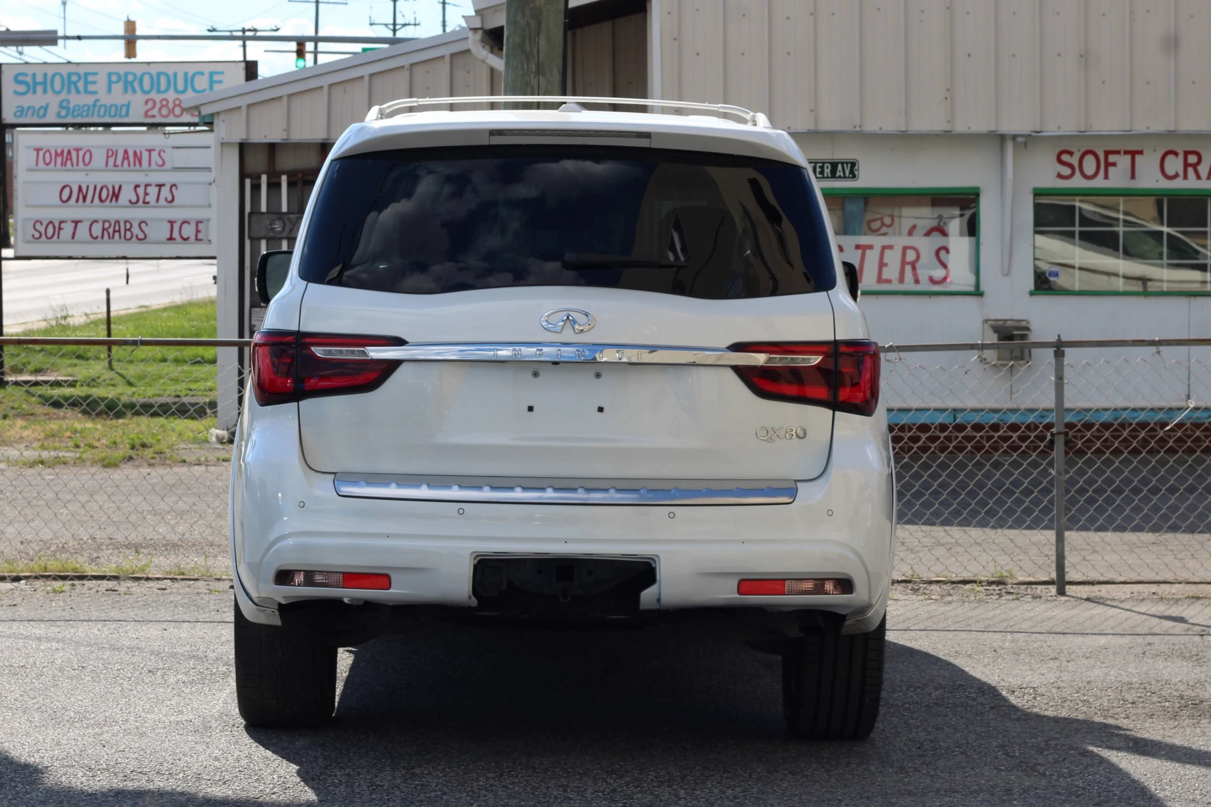 Used 2019 INFINITI QX80 Luxe w/ 22" Wheel Package AWD/4WD image 7