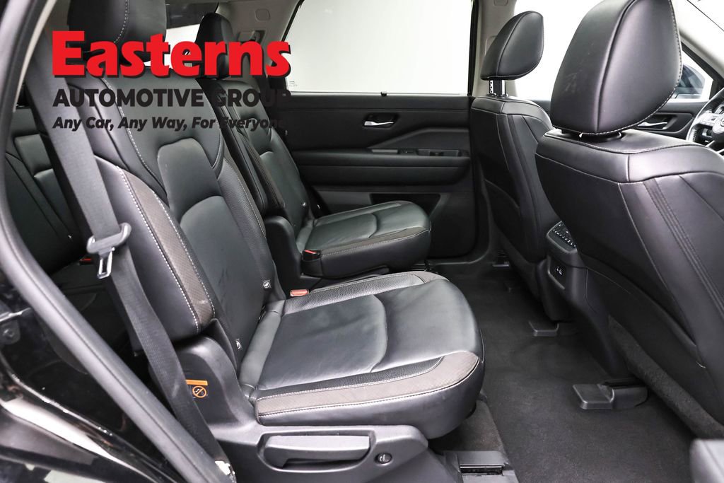 Used 2023 Nissan Pathfinder SL w/ SL Premium Package image 24