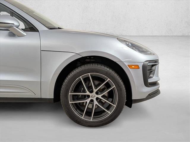 Certified 2025 Porsche Macan AWD/4WD image 12