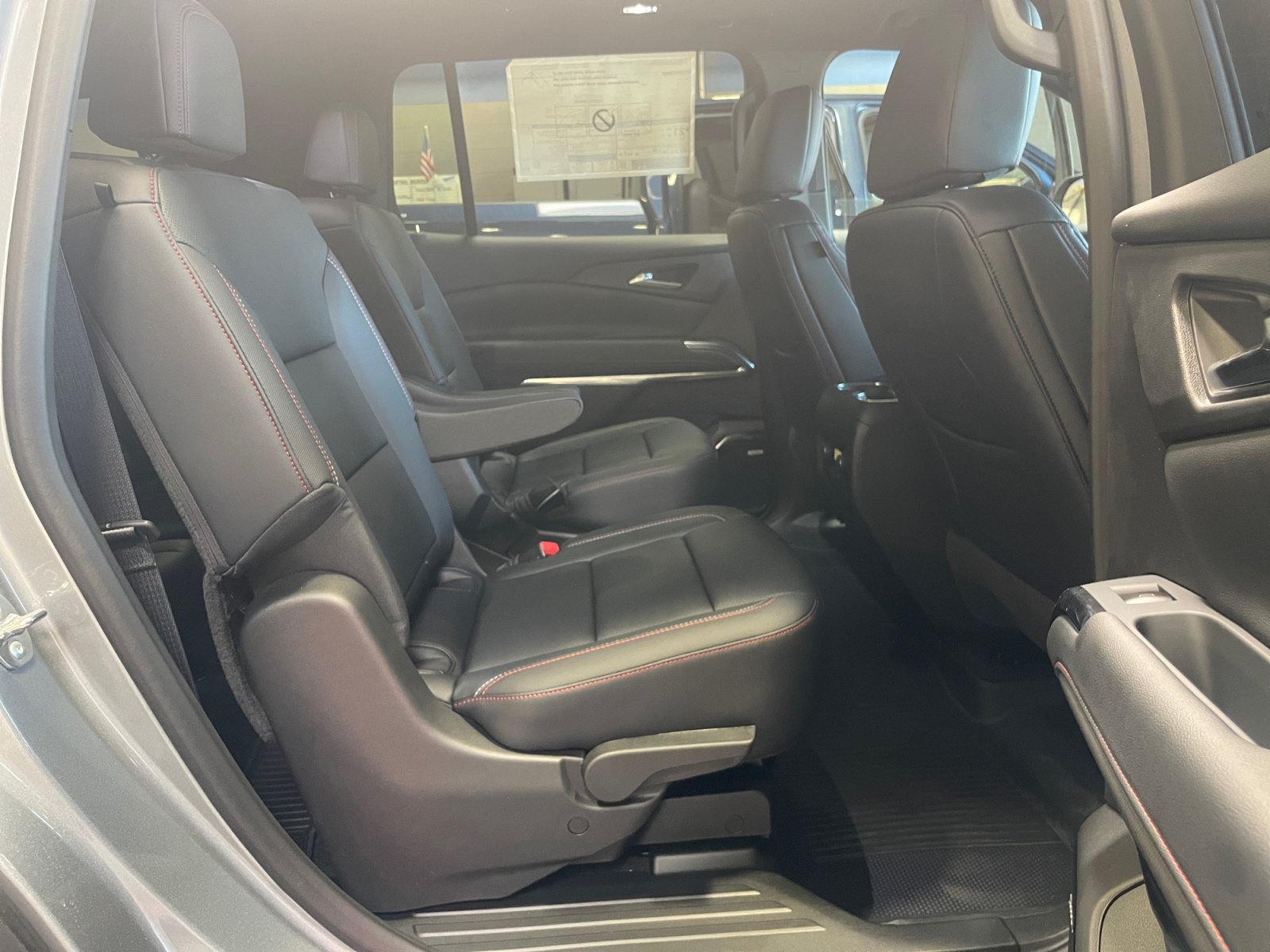 New 2026 Chevrolet Traverse Z71 w/ Enhanced Driving Package AWD/4WD image 24