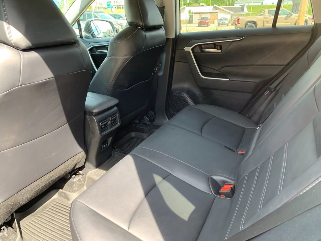 Used 2021 Toyota RAV4 XLE Premium AWD/4WD image 14