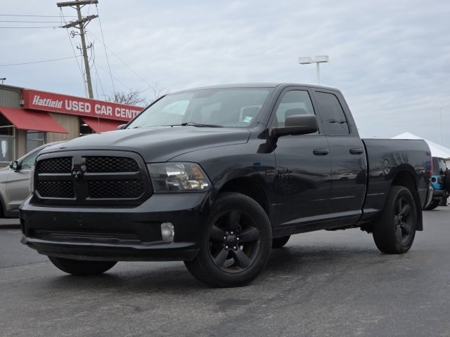 Used 2015 RAM 1500 Express w/ Black Ram 1500 Express Group AWD/4WD image 2
