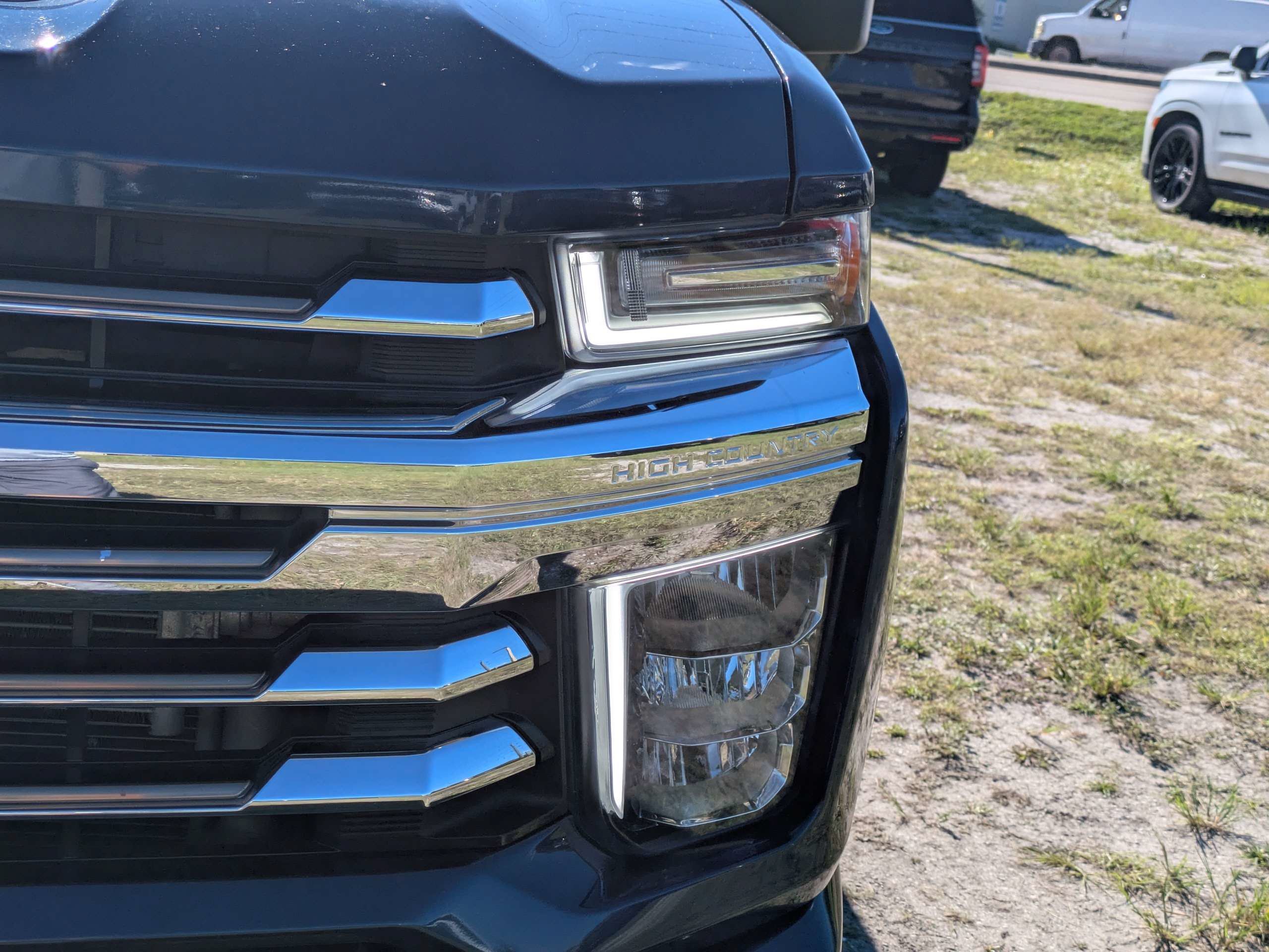 Used 2023 Chevrolet Silverado 3500 High Country AWD/4WD image 9