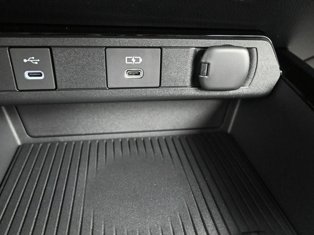 New 2026 Toyota Prius Plug-In Hybrid FWD image 33
