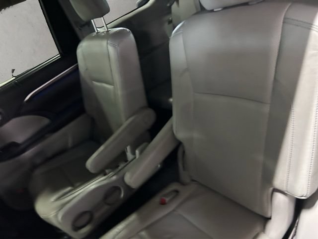 Used 2016 Toyota Highlander Limited AWD/4WD image 8