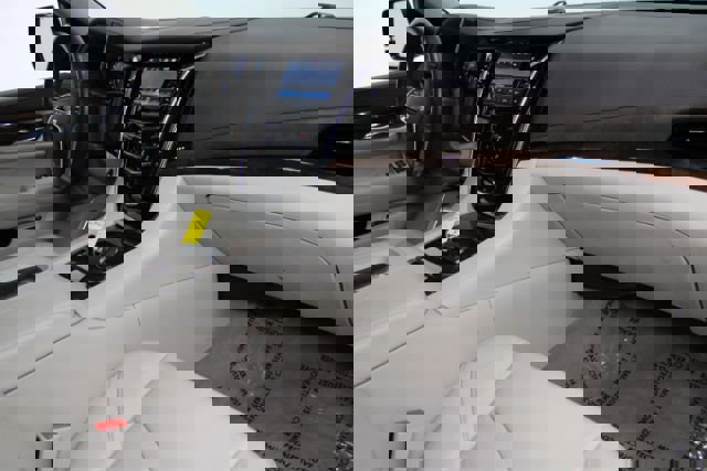 Used 2017 Cadillac Escalade Luxury AWD/4WD image 32